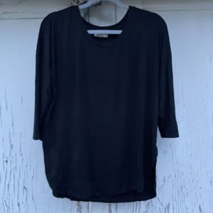 Babaton Aritzia Norris Shirt Women's Size Large Black 3/4 Sleeve Side Slits Top